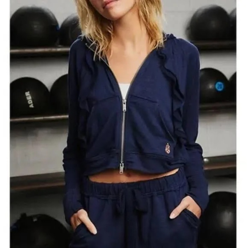 🌼 3 for $60 🌼 RARE 💙 FREE PEOPLE MOVEMENT - “GAME PLAN” HOODIE